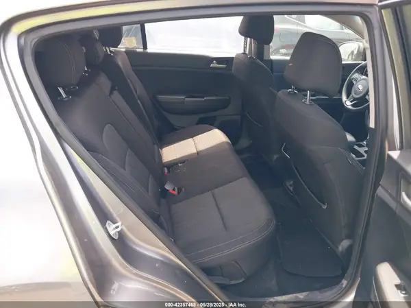 KNDPMCAC2H7090879 2017 KIA SPORTAGE - Image 8