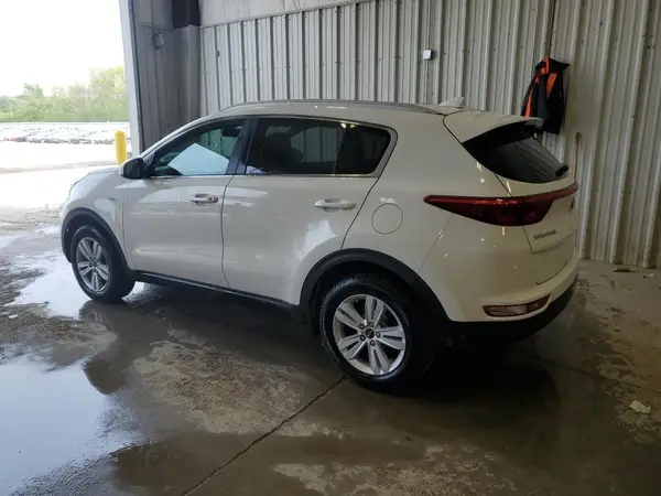 KNDPMCAC2H7093684 2017 KIA SPORTAGE - Image 2