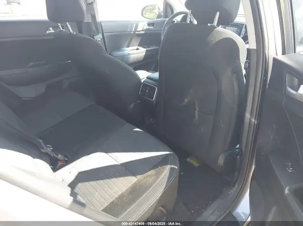 KNDPMCAC2H7102299 2017 KIA SPORTAGE - Image 8