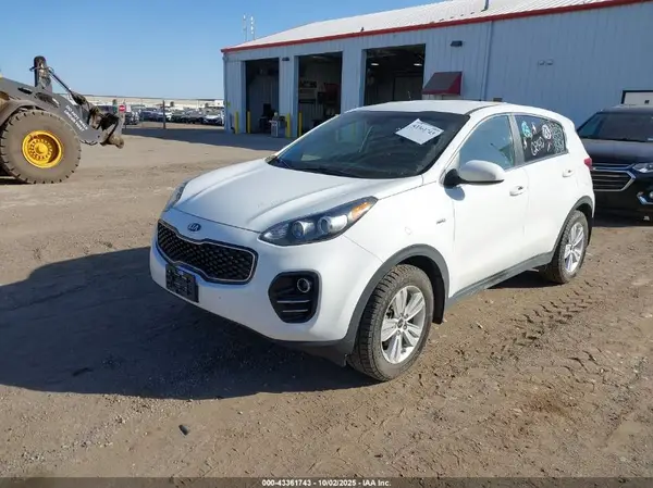 KNDPMCAC2H7109219 2017 KIA SPORTAGE - Image 2