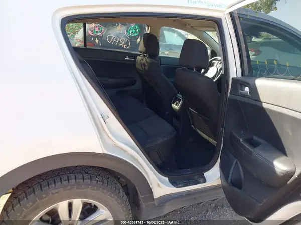 KNDPMCAC2H7109219 2017 KIA SPORTAGE - Image 8