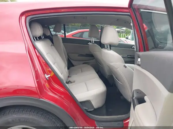 KNDPMCAC2H7122262 2017 KIA SPORTAGE - Image 8