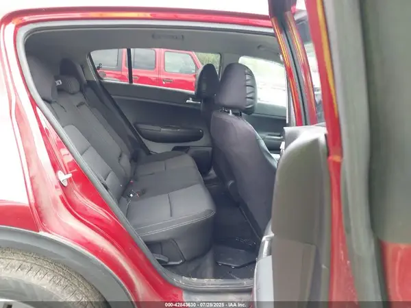 KNDPMCAC2H7131060 2017 KIA SPORTAGE - Image 8