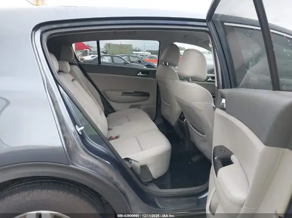 KNDPMCAC2H7153012 2017 KIA SPORTAGE - Image 8