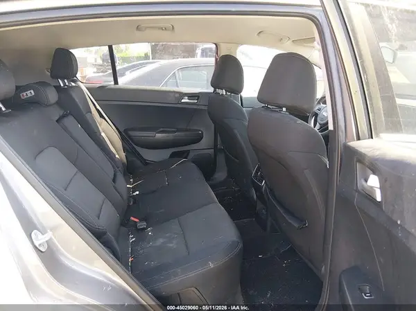KNDPMCAC2H7158551 2017 KIA SPORTAGE - Image 8