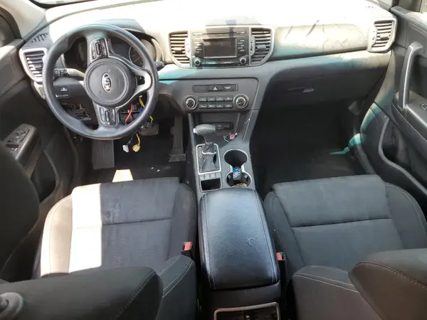 KNDPMCAC2H7207666 2017 KIA SPORTAGE - Image 8