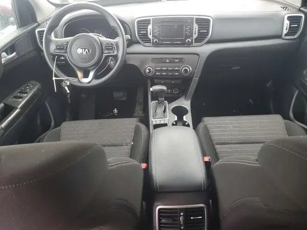 KNDPMCAC2H7236570 2017 KIA SPORTAGE - Image 8