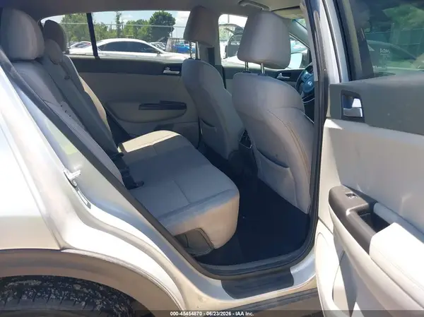 KNDPMCAC2H7238237 2017 KIA SPORTAGE - Image 8