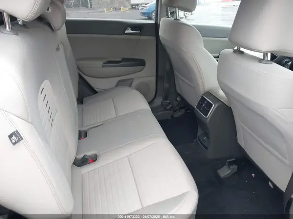 KNDPMCAC2H7238741 2017 KIA SPORTAGE - Image 8