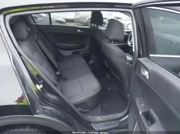 KNDPMCAC2H7242322 2017 KIA SPORTAGE - Image 8