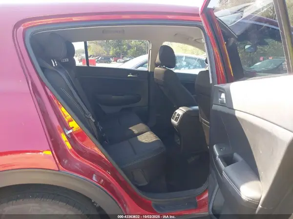 KNDPMCAC2H7247925 2017 KIA SPORTAGE - Image 8