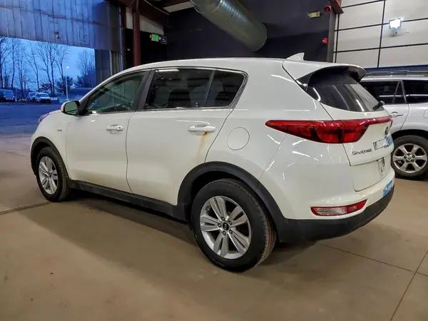 KNDPMCAC2H7254888 2017 KIA SPORTAGE - Image 2