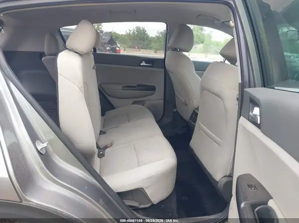 KNDPMCAC2H7273683 2017 KIA SPORTAGE - Image 8