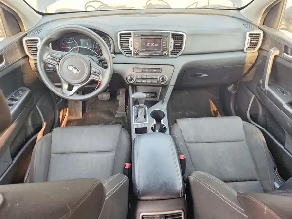 KNDPMCAC2H7275823 2017 KIA SPORTAGE - Image 8