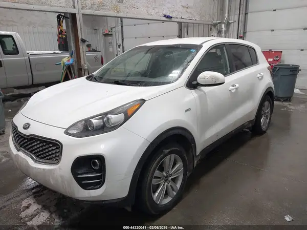 KNDPMCAC2H7281105 2017 KIA SPORTAGE - Image 2