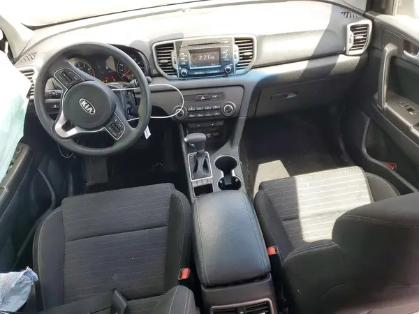 KNDPMCAC2H7285560 2017 KIA SPORTAGE - Image 8