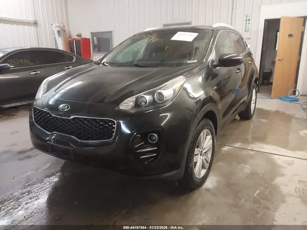 KNDPMCAC2H7285901 2017 KIA SPORTAGE - Image 2