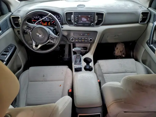 KNDPMCAC2J7303285 2018 KIA SPORTAGE - Image 8