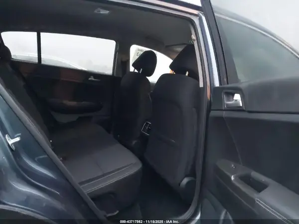 KNDPMCAC2J7305263 2018 KIA SPORTAGE - Image 8