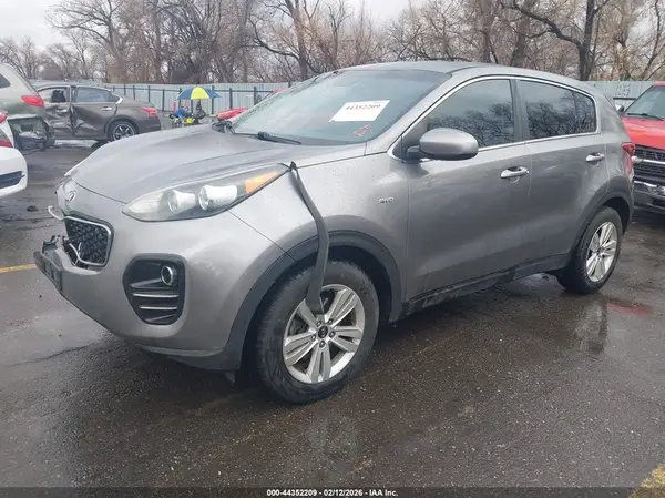 KNDPMCAC2J7312570 2018 KIA SPORTAGE - Image 2