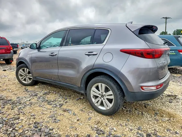KNDPMCAC2J7320927 2018 KIA SPORTAGE - Image 2