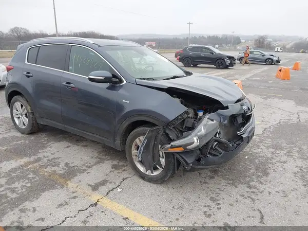 KNDPMCAC2J7326243 2018 KIA SPORTAGE - Image 1