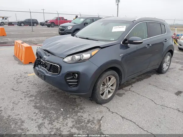 KNDPMCAC2J7326243 2018 KIA SPORTAGE - Image 2