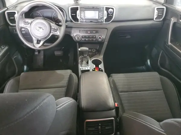 KNDPMCAC2J7327540 2018 KIA SPORTAGE - Image 8