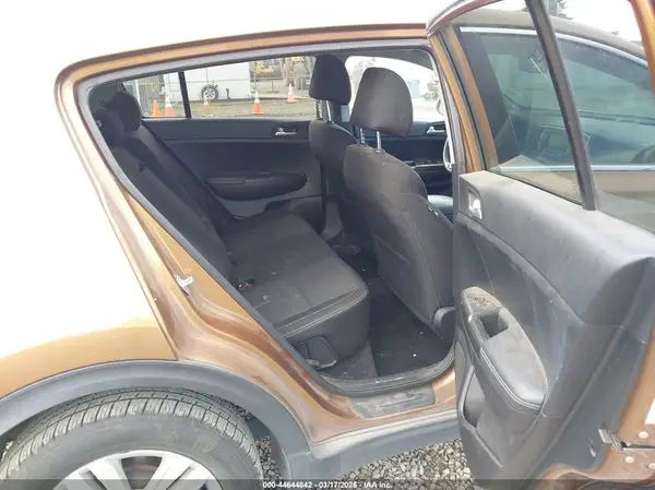KNDPMCAC2J7333774 2018 KIA SPORTAGE - Image 8