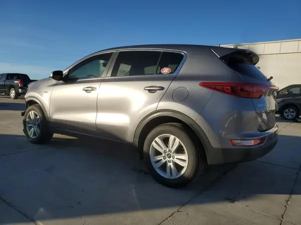 KNDPMCAC2J7336660 2018 KIA SPORTAGE - Image 2