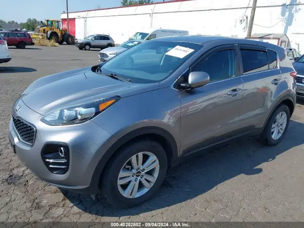 KNDPMCAC2J7345987 2018 KIA SPORTAGE - Image 2