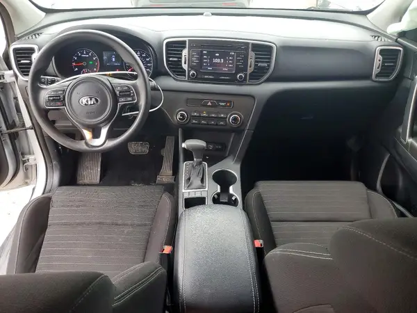 KNDPMCAC2J7349683 2018 KIA SPORTAGE - Image 8