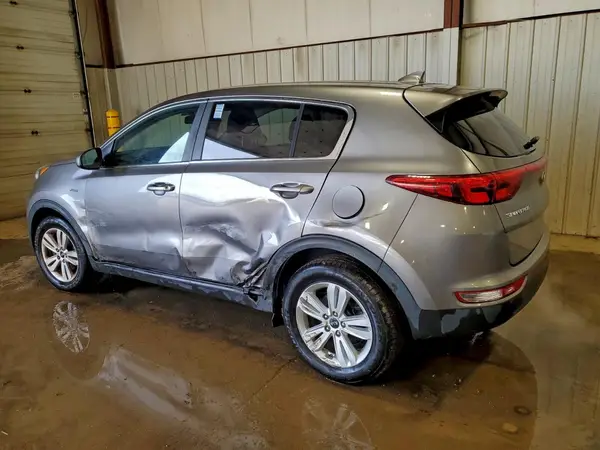 KNDPMCAC2J7350655 2018 KIA SPORTAGE - Image 2