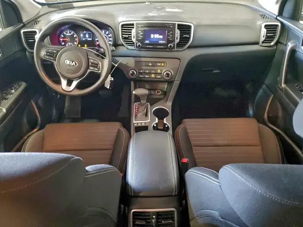 KNDPMCAC2J7350655 2018 KIA SPORTAGE - Image 8