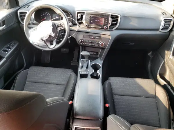 KNDPMCAC2J7361476 2018 KIA SPORTAGE - Image 8