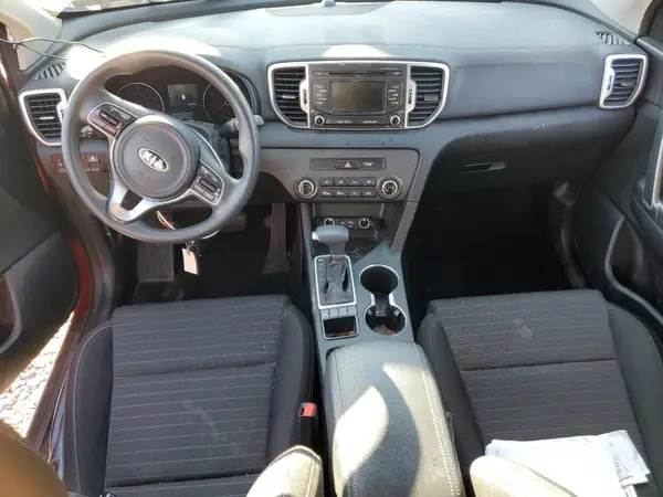 KNDPMCAC2J7367293 2018 KIA SPORTAGE - Image 8