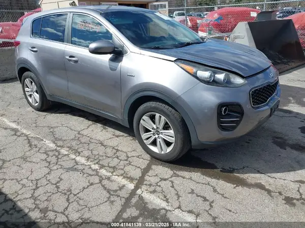 KNDPMCAC2J7371814 2018 KIA SPORTAGE - Image 1