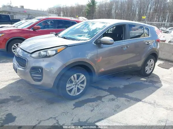 KNDPMCAC2J7371814 2018 KIA SPORTAGE - Image 2
