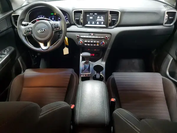 KNDPMCAC2J7381341 2018 KIA SPORTAGE - Image 8