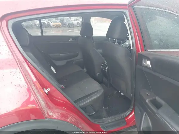 KNDPMCAC2J7382134 2018 KIA SPORTAGE - Image 8