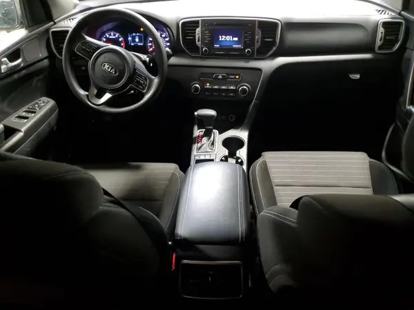 KNDPMCAC2J7384501 2018 KIA SPORTAGE - Image 8