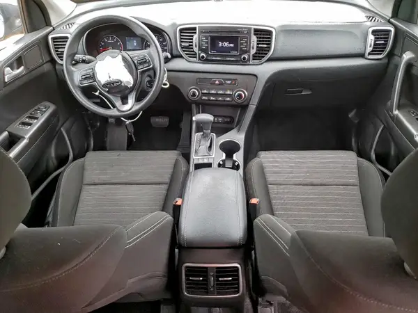 KNDPMCAC2J7389116 2018 KIA SPORTAGE - Image 8