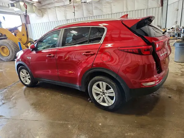 KNDPMCAC2J7393389 2018 KIA SPORTAGE - Image 2