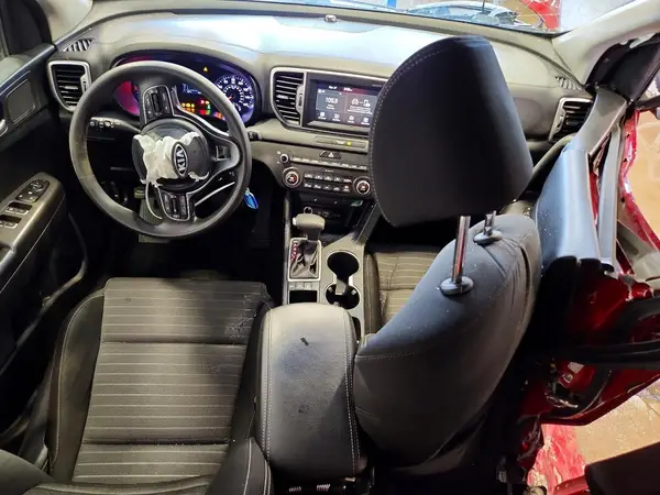 KNDPMCAC2J7393389 2018 KIA SPORTAGE - Image 8