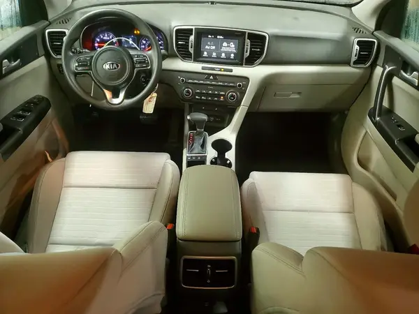 KNDPMCAC2J7400745 2018 KIA SPORTAGE - Image 8