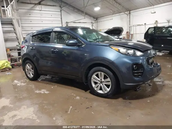 KNDPMCAC2J7419179 2018 KIA SPORTAGE - Image 1