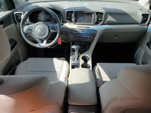 KNDPMCAC2J7423376 2018 KIA SPORTAGE - Image 8