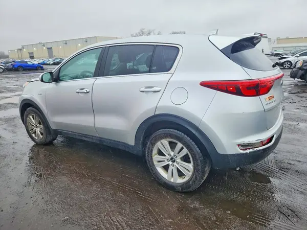 KNDPMCAC2J7426066 2018 KIA SPORTAGE - Image 2