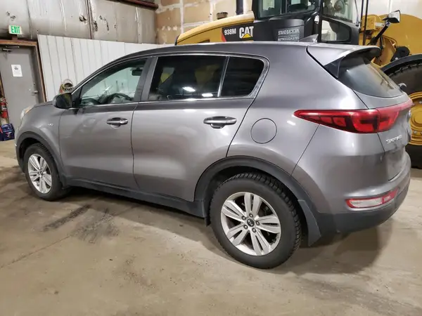 KNDPMCAC2J7427220 2018 KIA SPORTAGE - Image 2