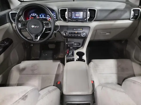 KNDPMCAC2J7427220 2018 KIA SPORTAGE - Image 8